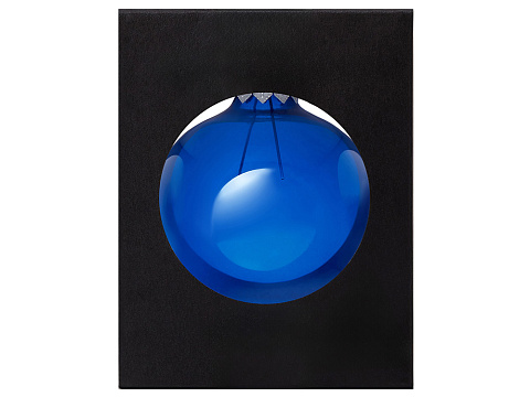 Стеклянный елочный шар Christmas bauble, синий прозрачный, с серебристым колпачком в черной коробке - рис 3.