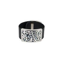 Браслет на кожаном черном ремешке