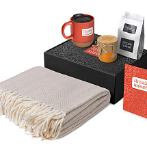 Подарочный набор Re:y. Nest с пледом, кружкой и вареньем