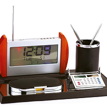 Настольный прибор Монреаль: часы, радио, калькулятор, подставка под ручки, бумажный блок